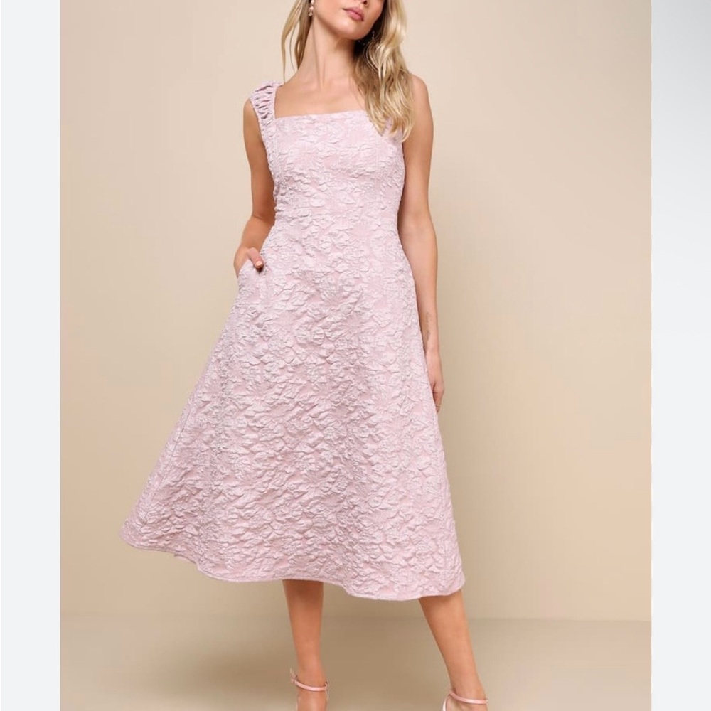 NWT- Springtime Aura Mauve Jacquard Lace-Up Midi Dress with Pockets